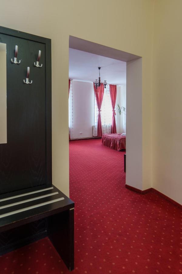 גורגני Hotel Rubin*** מראה חיצוני תמונה
