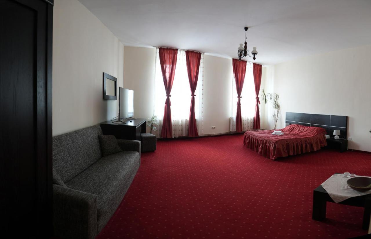 גורגני Hotel Rubin*** מראה חיצוני תמונה