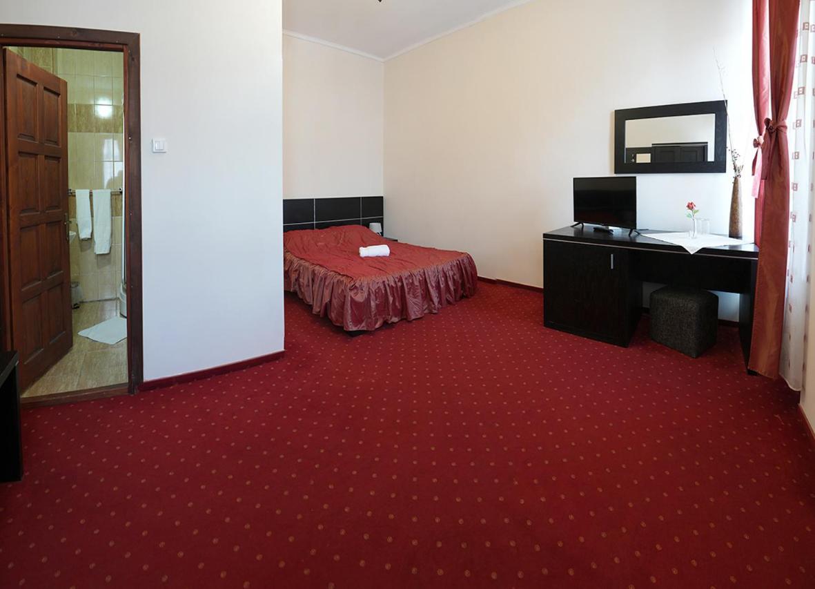 גורגני Hotel Rubin*** מראה חיצוני תמונה