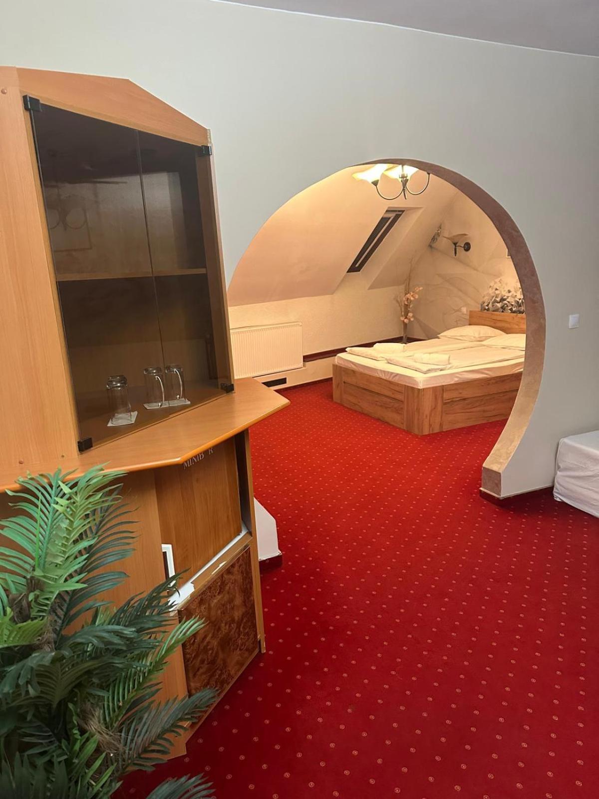 גורגני Hotel Rubin*** מראה חיצוני תמונה